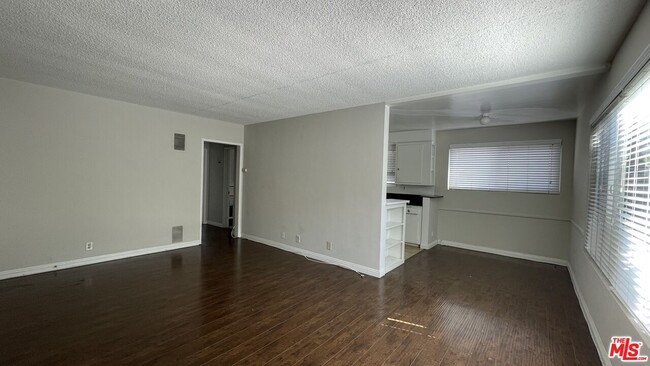 Foto del edificio - 832 S Gramercy Pl