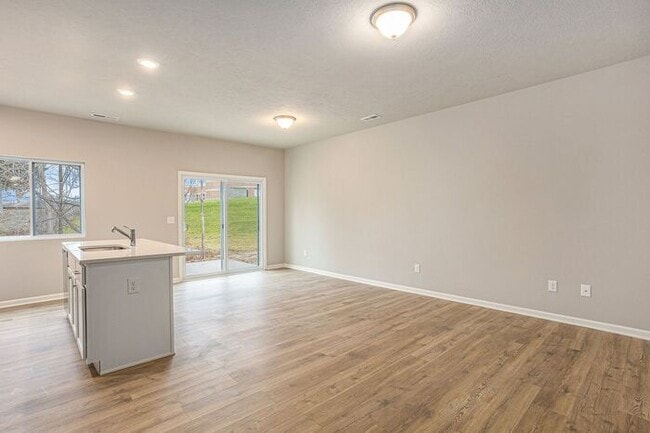 Building Photo - 3516 Welden Dr SW