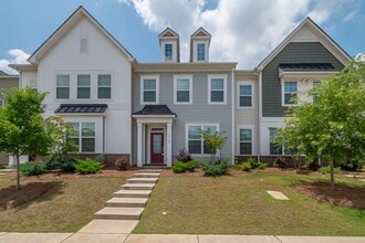 Building Photo - 15740 Country House St
