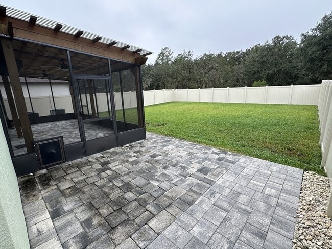 Building Photo - 1742 Red Loop