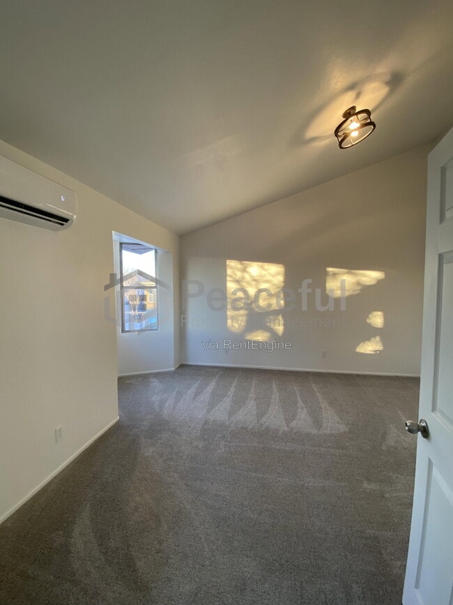 Building Photo - 4326 S 900 E