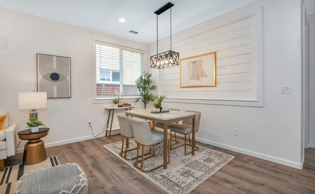Building Photo - Spacious Single Story 4-Bedroom Home with ...