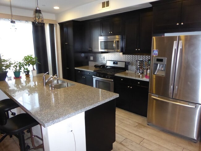 Building Photo - COMING SOON! Stylish 3 Bedroom Home in the...
