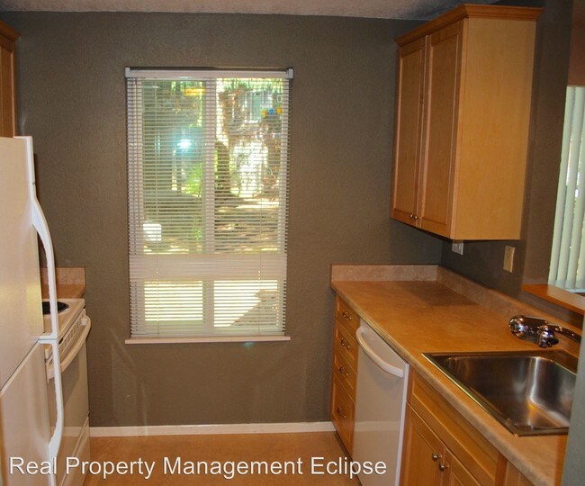 Foto del edificio - 14647 NE 31st St