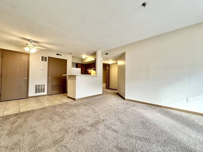 Interior Photo - Briarwood II