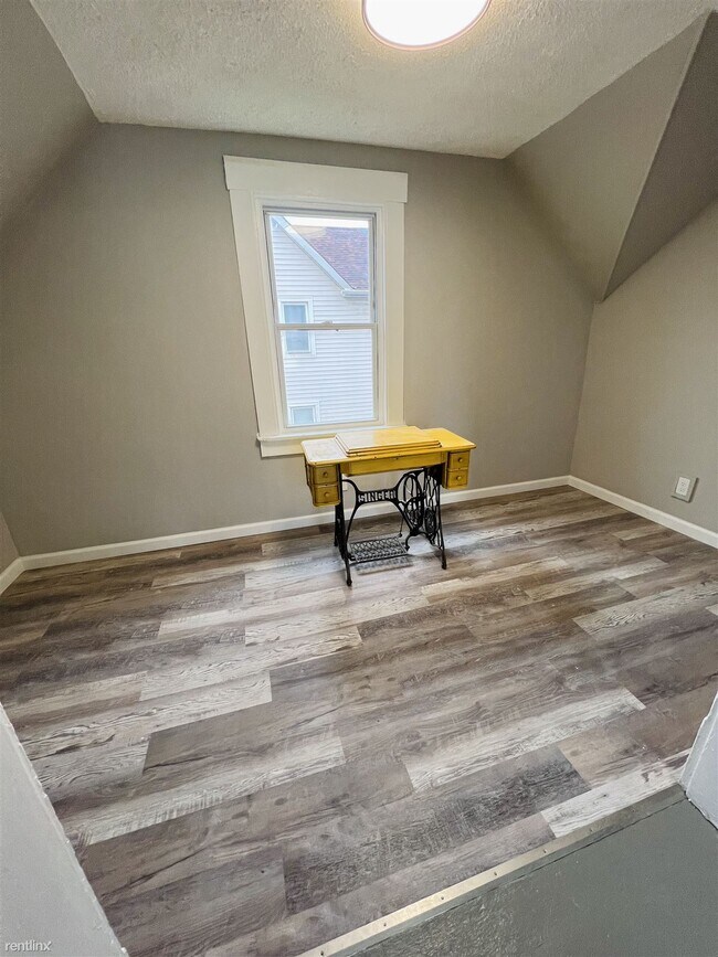 Foto del edificio - 2 br, 1 bath Duplex - 1309 Buhrer Avenue U...