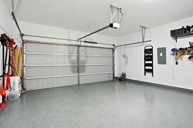 Building Photo - 1333 Almond Rd