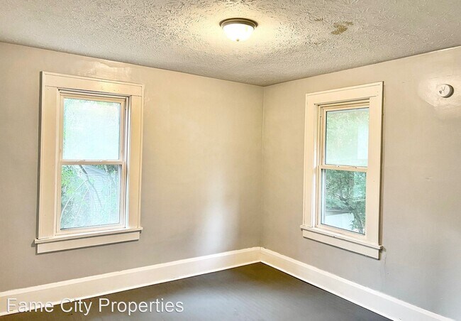 Building Photo - 3 br, 1 bath House - 1438 Rowland Ave NE