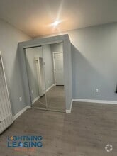 Building Photo - 2703 1/2 Southwest Dr
