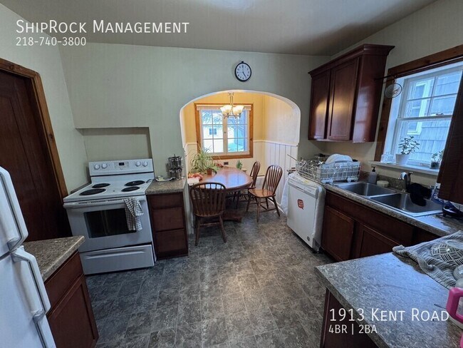 Building Photo - 1913 W Kent Rd