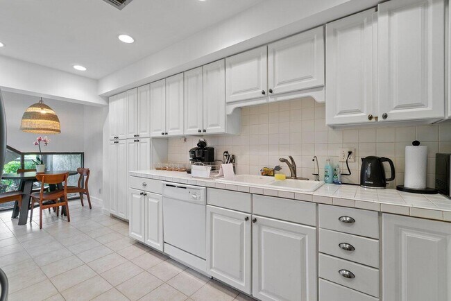 Building Photo - 13329 Polo Club Rd