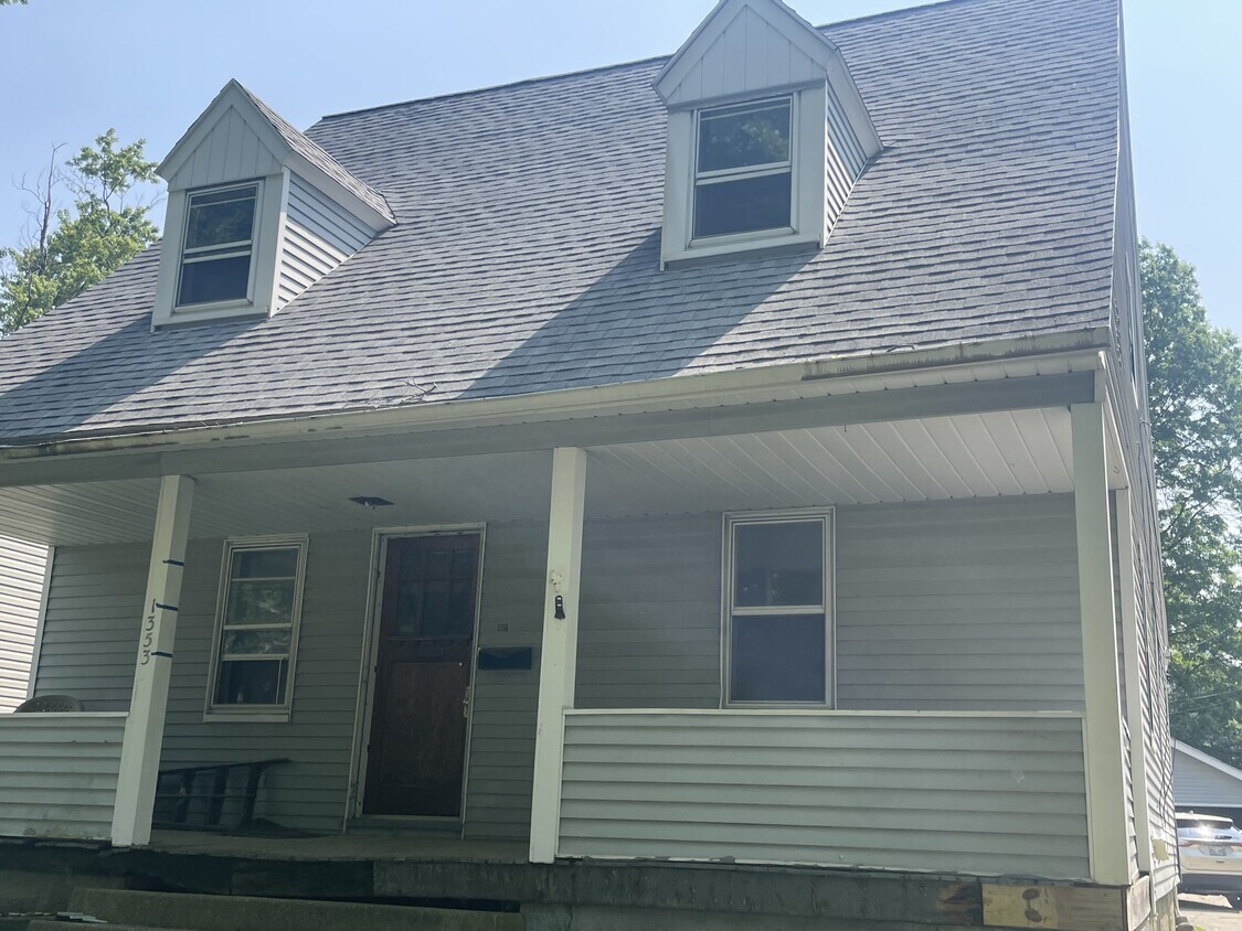 Foto principal - 1353 Grant St