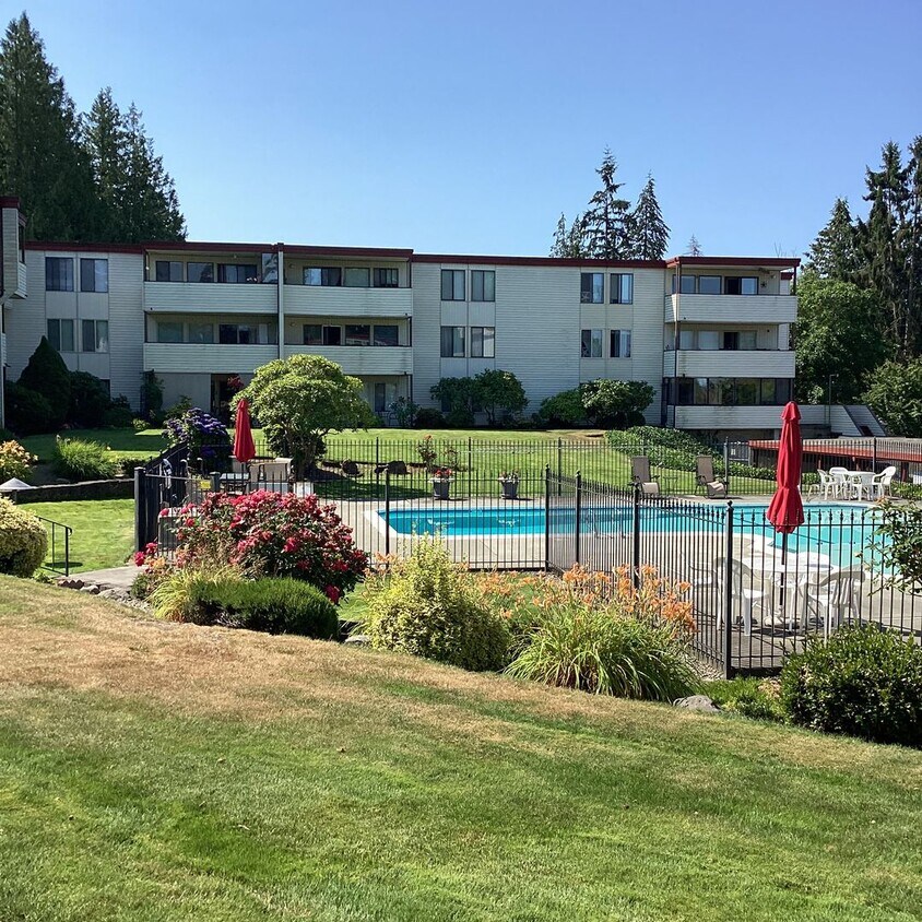 Primary Photo - Charming 2 bedroom, 1.75 bathroom Condo ne...
