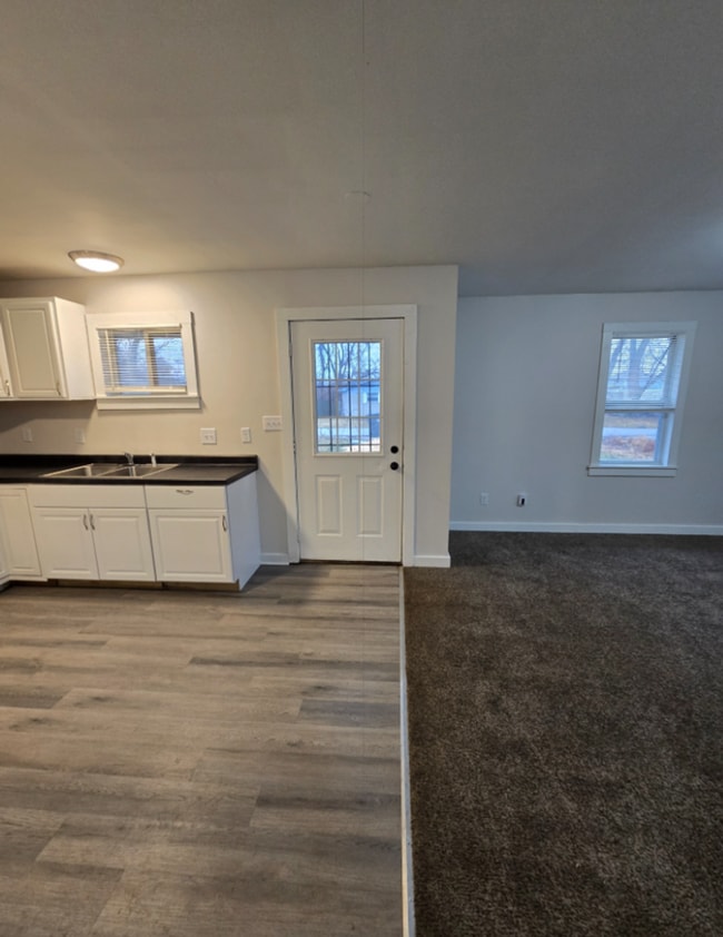 Building Photo - Eastside Four Bedroom Home near 42nd and Shadeland Ave