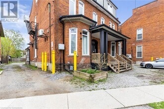 Building Photo - 82 Welland Ave