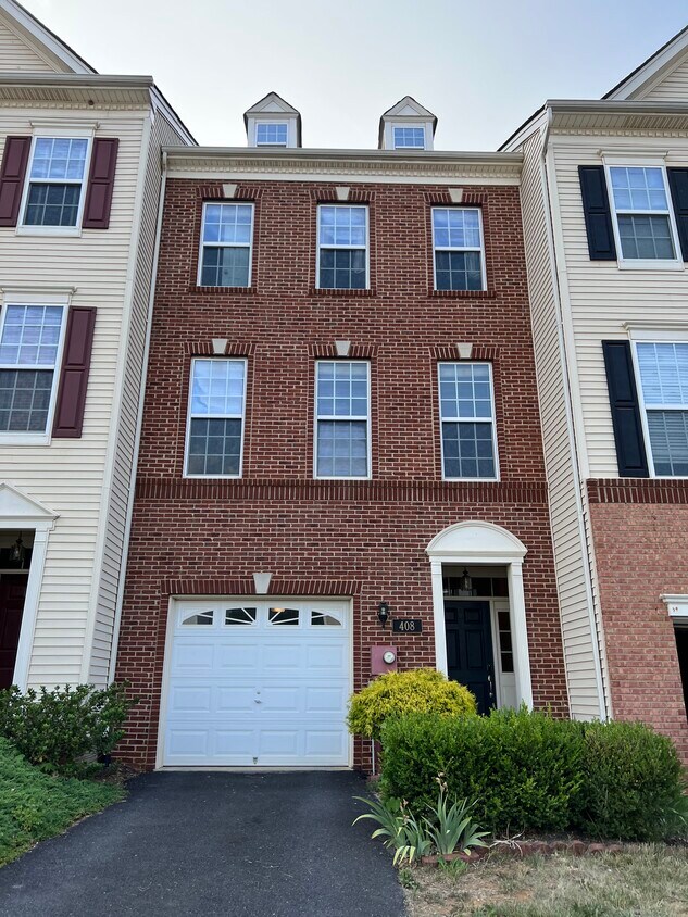 Primary Photo - 408 Klee Dr
