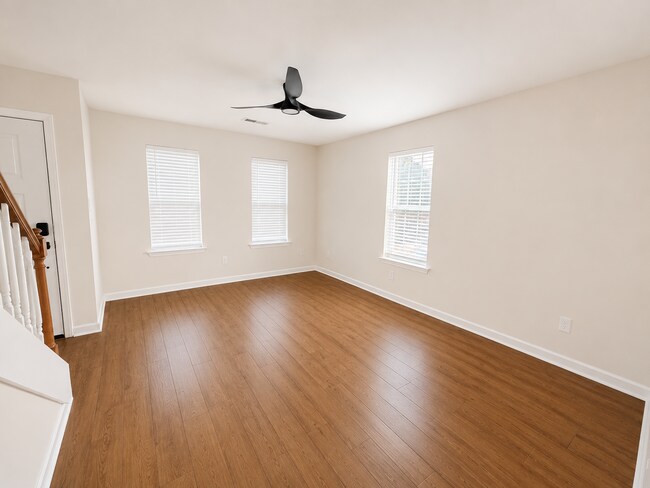 Foto del edificio - 504 Lowndes Hill Rd