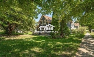 Building Photo - 320 4th St W