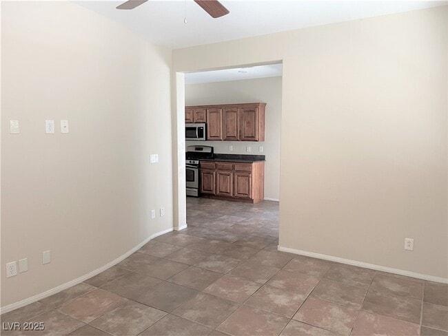 Building Photo - 12065 Hathaway Pines Dr