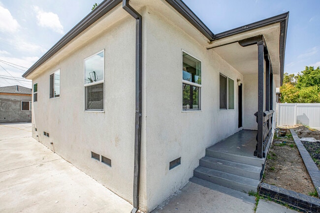 Building Photo - 7737 Case Ave