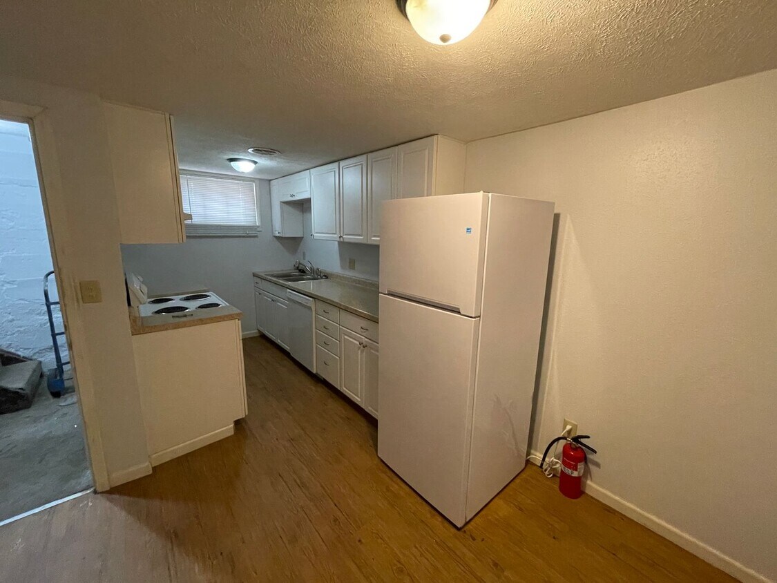 Primary Photo - 1821 Anderson Ave