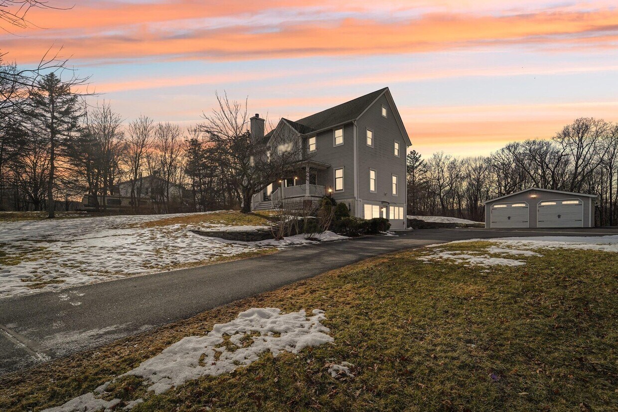 Primary Photo - 16 Fort Hill Rd