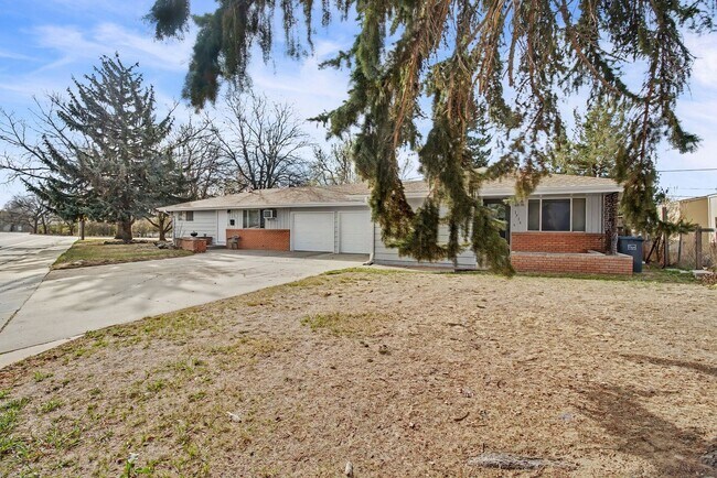 Photo - 1714-1716 W 8th St Apartment