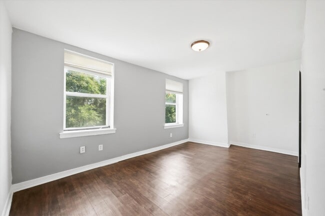 Building Photo - 1721 W Tioga St
