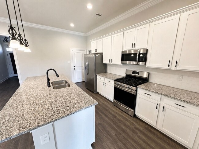 Building Photo - 915 Hackberry Dr