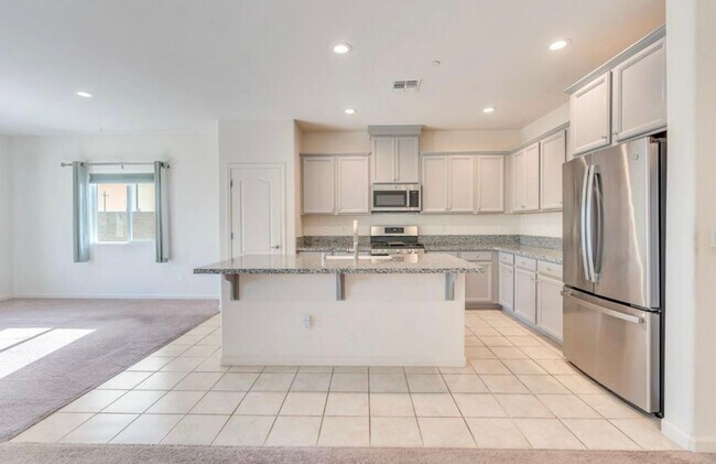 Foto del edificio - Beautiful 2-Bed, 2-Bath Home in a Peaceful...