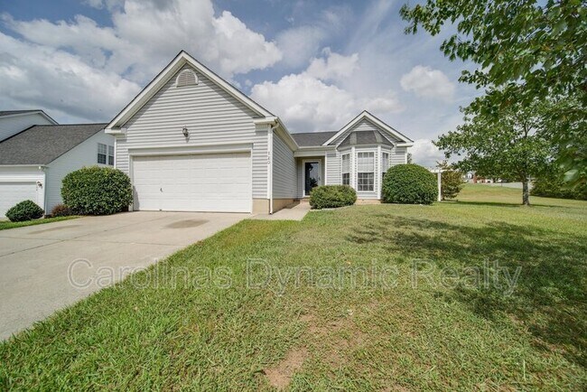Building Photo - 120 Lantana Dr