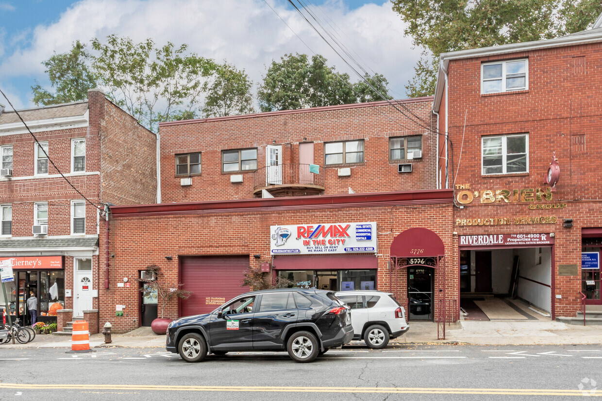 Primary Photo - 5776 Mosholu Ave