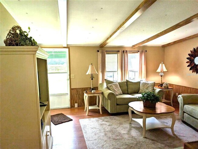 Foto del edificio - 56314 Blue Creek Rd