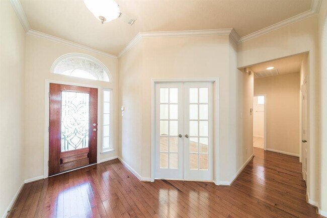 Building Photo - 607 Overdell Dr