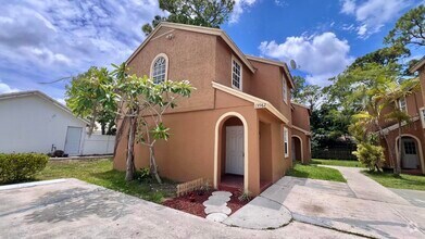 Building Photo - 13982 Morning Glory Dr