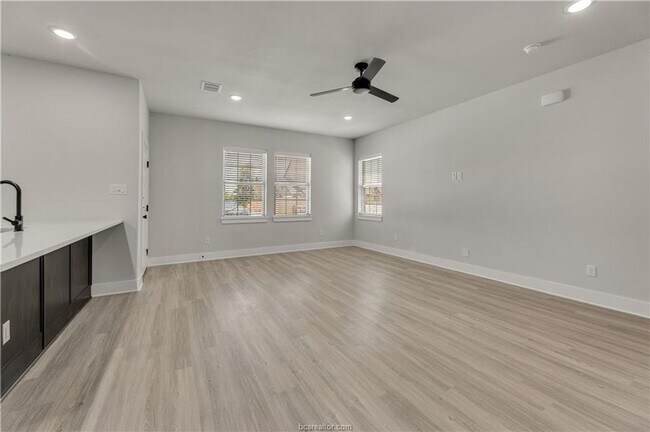 Foto del edificio - Brand New Barracks Townhome for August 2026 Pre-Lease!