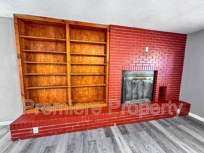 Building Photo - 103 N Cogan Ln