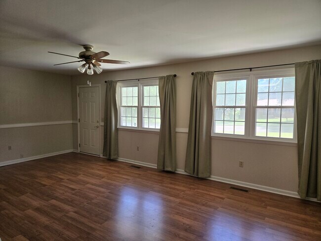 Foto del edificio - 1513 Ridge St NW