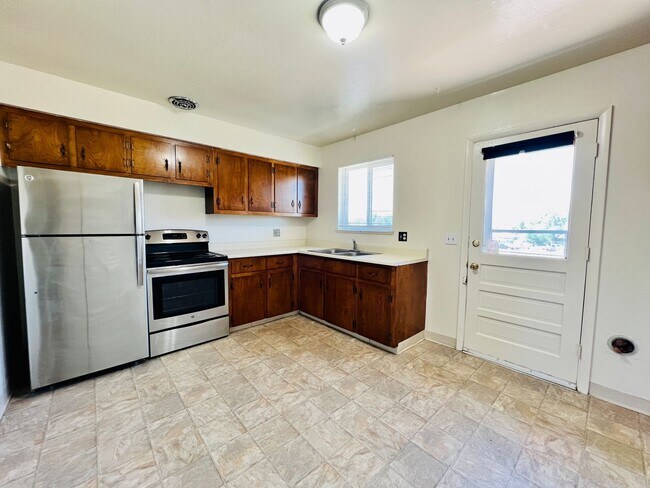 Foto del edificio - $0 DEPOSIT OPTION. 2 BED 1 BATH IN SOUTH W...