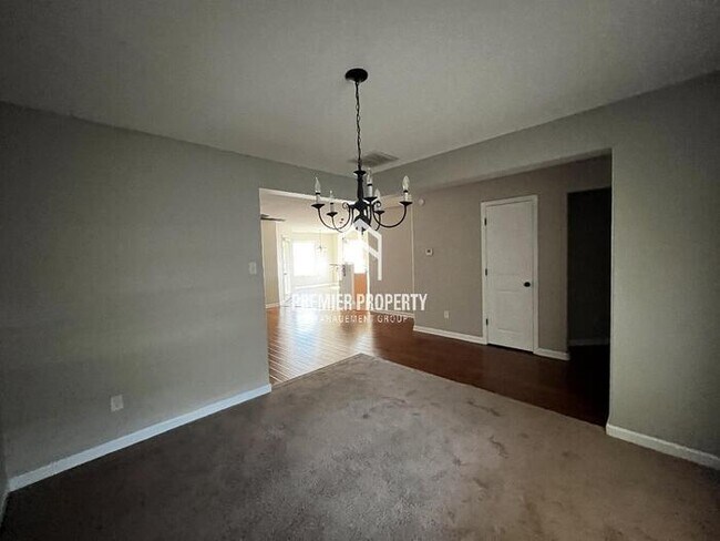 Foto del edificio - 420 Springer Cv