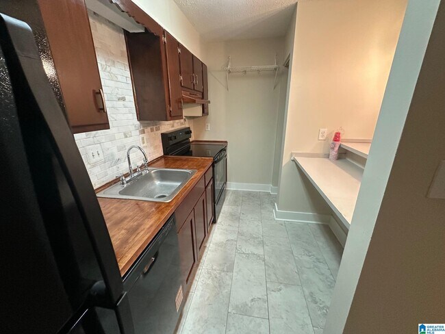 Foto del edificio - 412 Skyview Dr