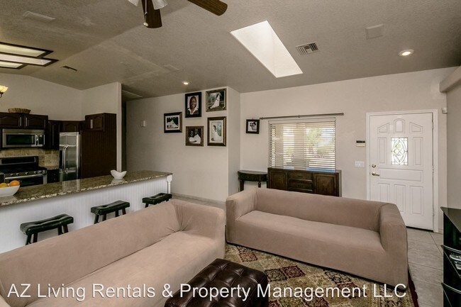 Foto del edificio - 810 Paseo Granada