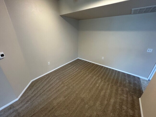 Foto del edificio - 2 BEDROOM CONDO IN SOUTHWEST LAS VEGAS CONDO
