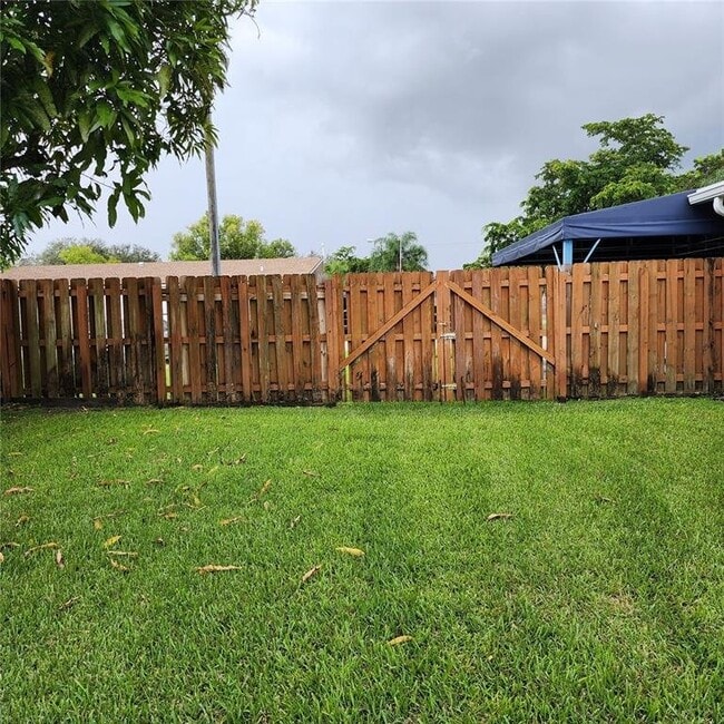 Building Photo - 3401 North 72nd Avenue, Hollywood, FL 3302...