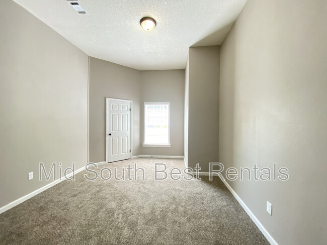 Building Photo - 2609 S State St