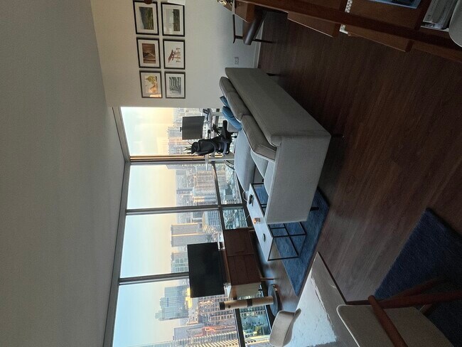 Foto del edificio - 520 N Kingsbury St