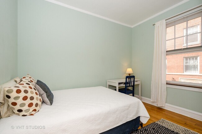 Foto del edificio - 734 Hinman Ave