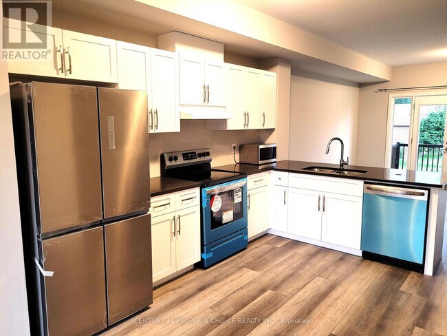 Building Photo - 720 Grey St