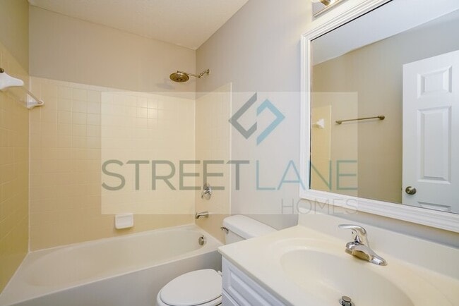 Building Photo - REDUCED! - Now offering $1000 off first fu...