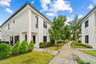 Building Photo - 4420 NW 81st Ave